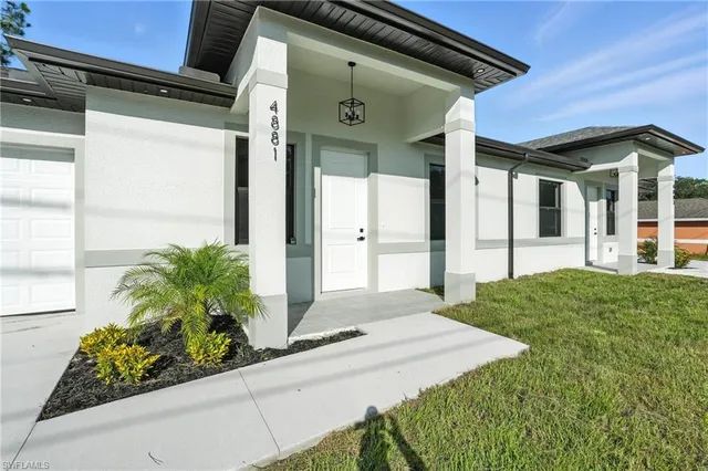 $1,900 | 4881-4883 Leonard Boulevard South, Lehigh Acres, FL 33973