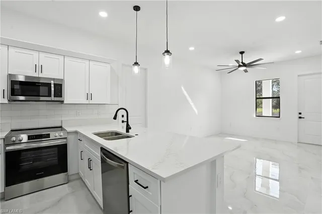 $1,900 | 4881-4883 Leonard Boulevard South, Lehigh Acres, FL 33973