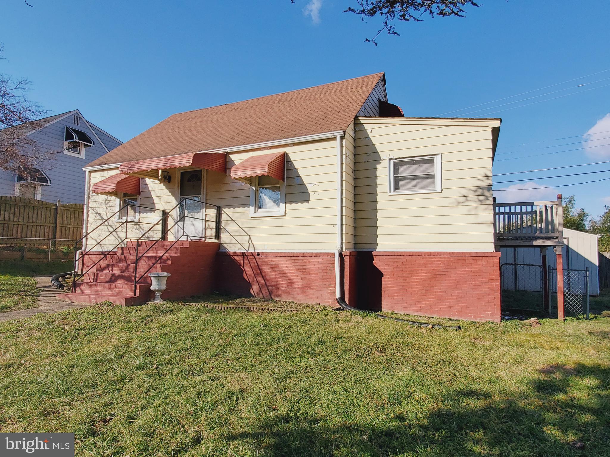 3204 Stanley Road Baltimore, MD 21227 - Photo 3 of 21