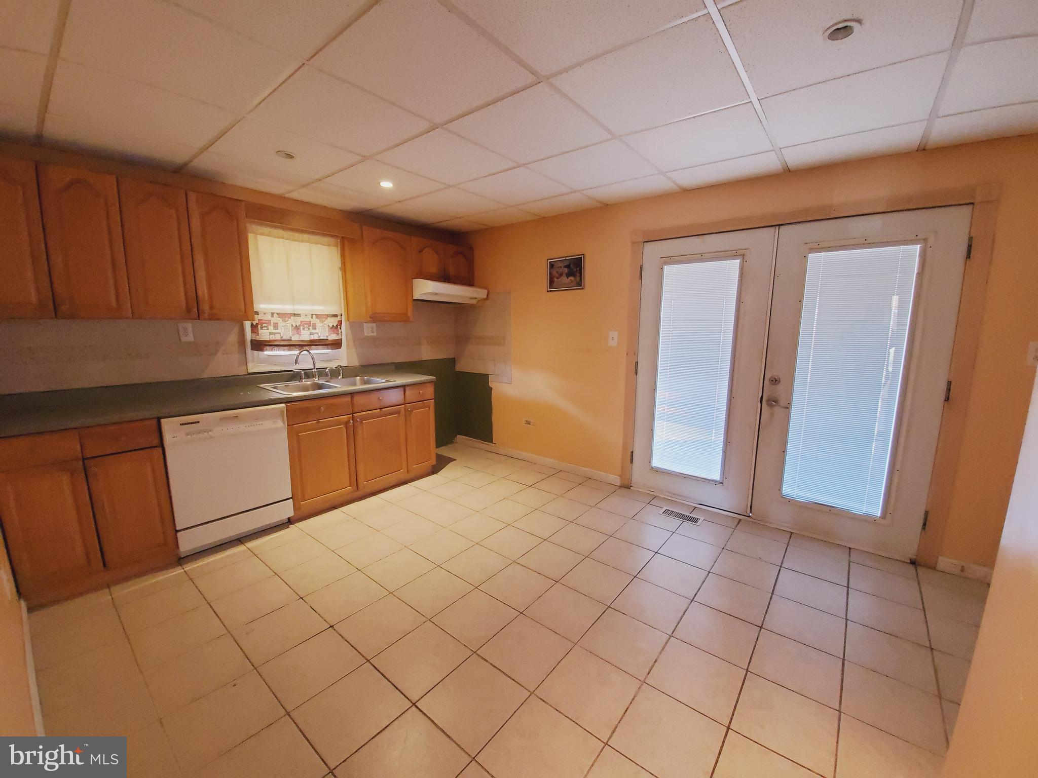 3204 Stanley Road Baltimore, MD 21227 - Photo 9 of 21