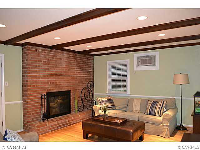 7710 Brookside Road Henrico, VA 23229 - Photo 9 of 15 Den/Family/Great Room
