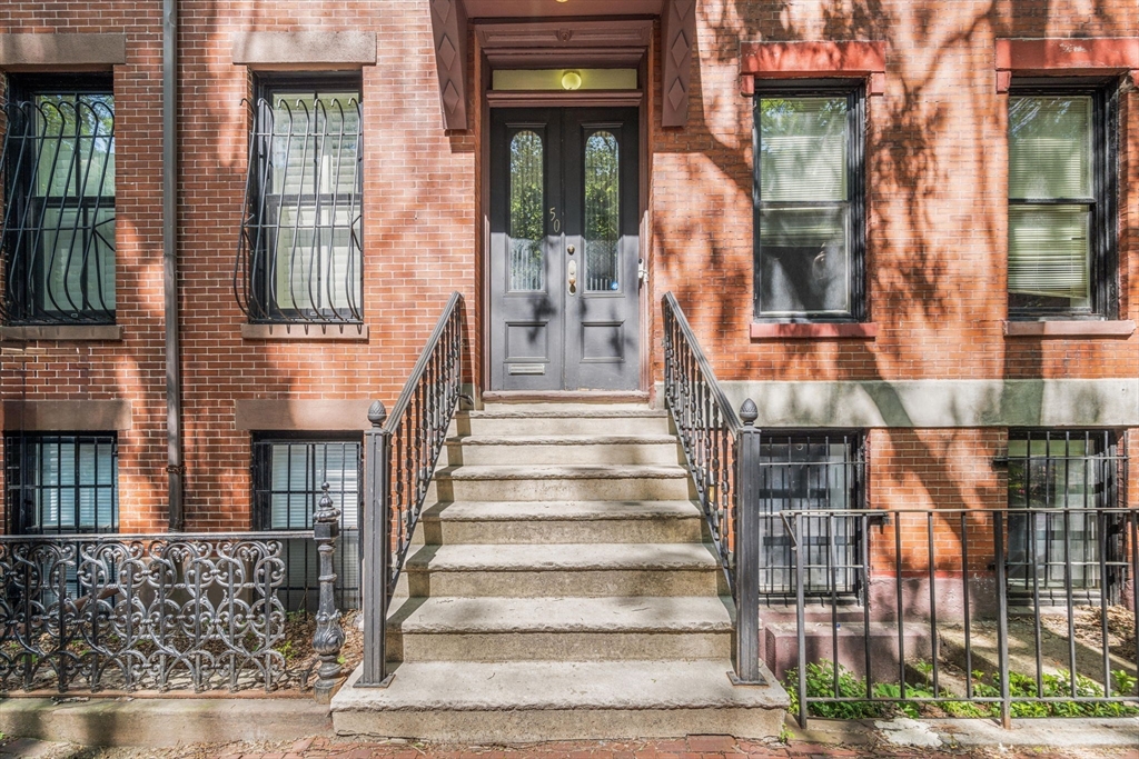 50 East Springfield Street, Unit 1 Boston, MA 02118 - Photo 2 of 23 a front view of a multi story residential apartment building