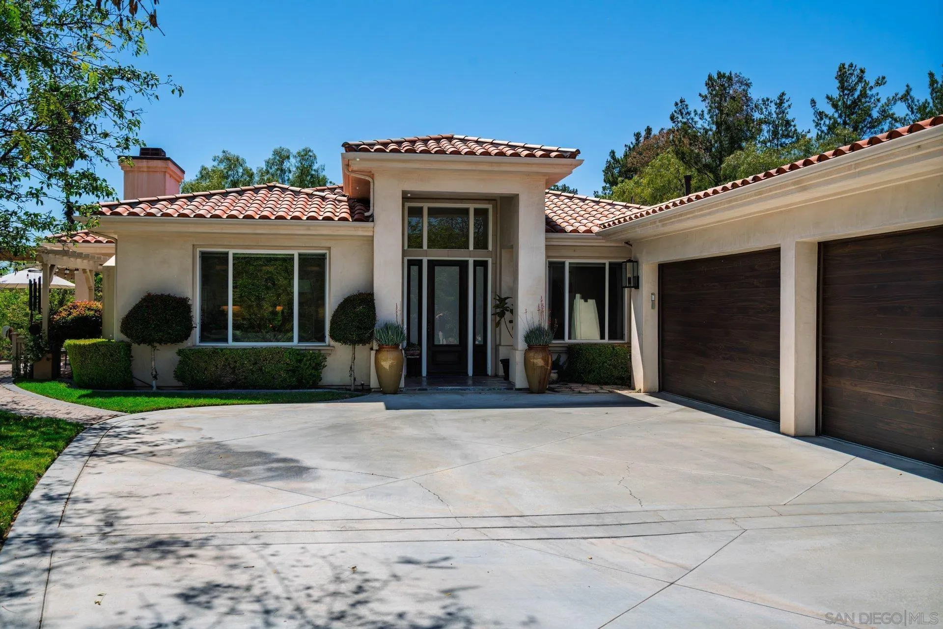 41025 Los Ranchos Circle Temecula, CA 92592 - Photo 1 of 42 Exterior Front