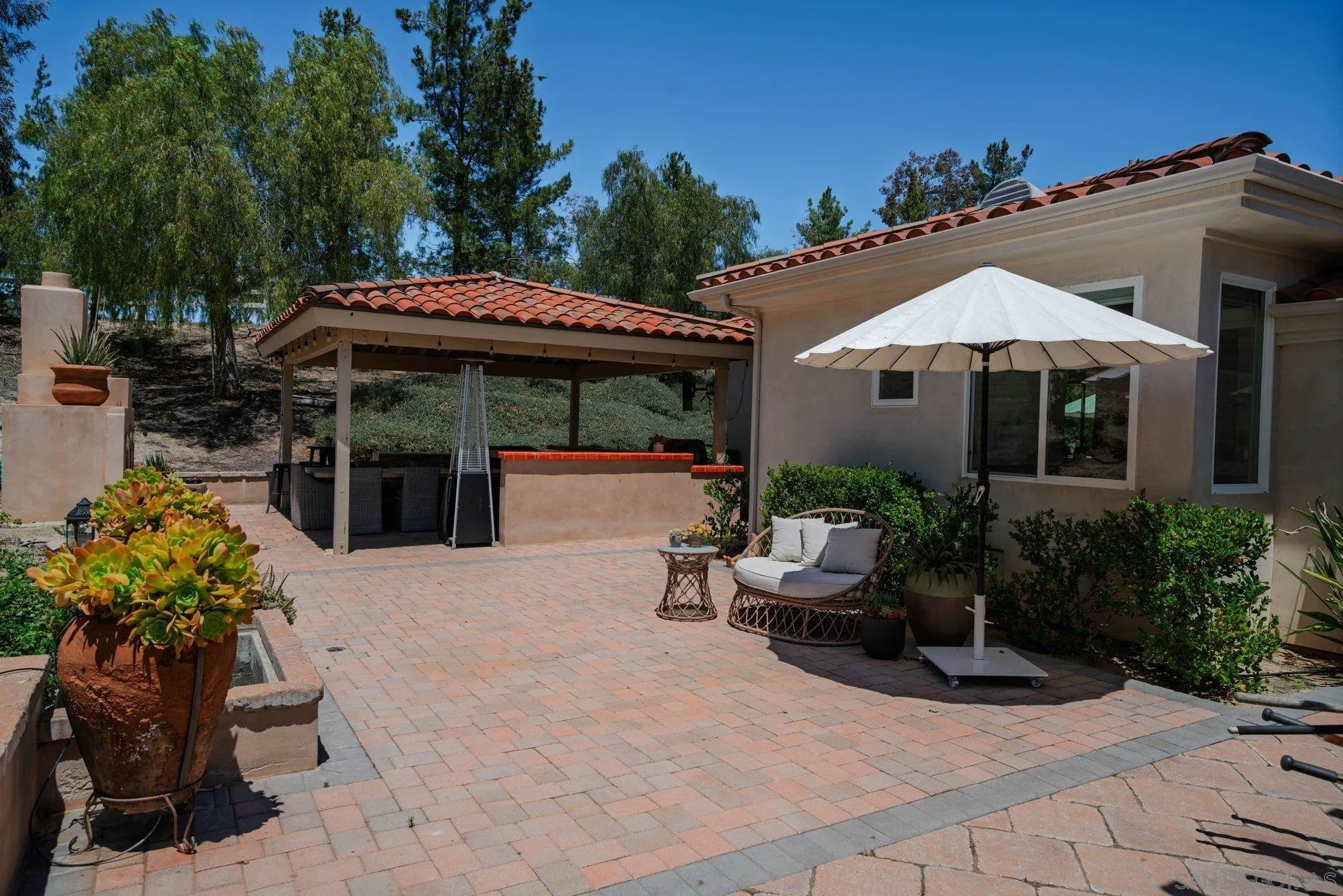 41025 Los Ranchos Circle Temecula, CA 92592 - Photo 34 of 42 Exterior Back