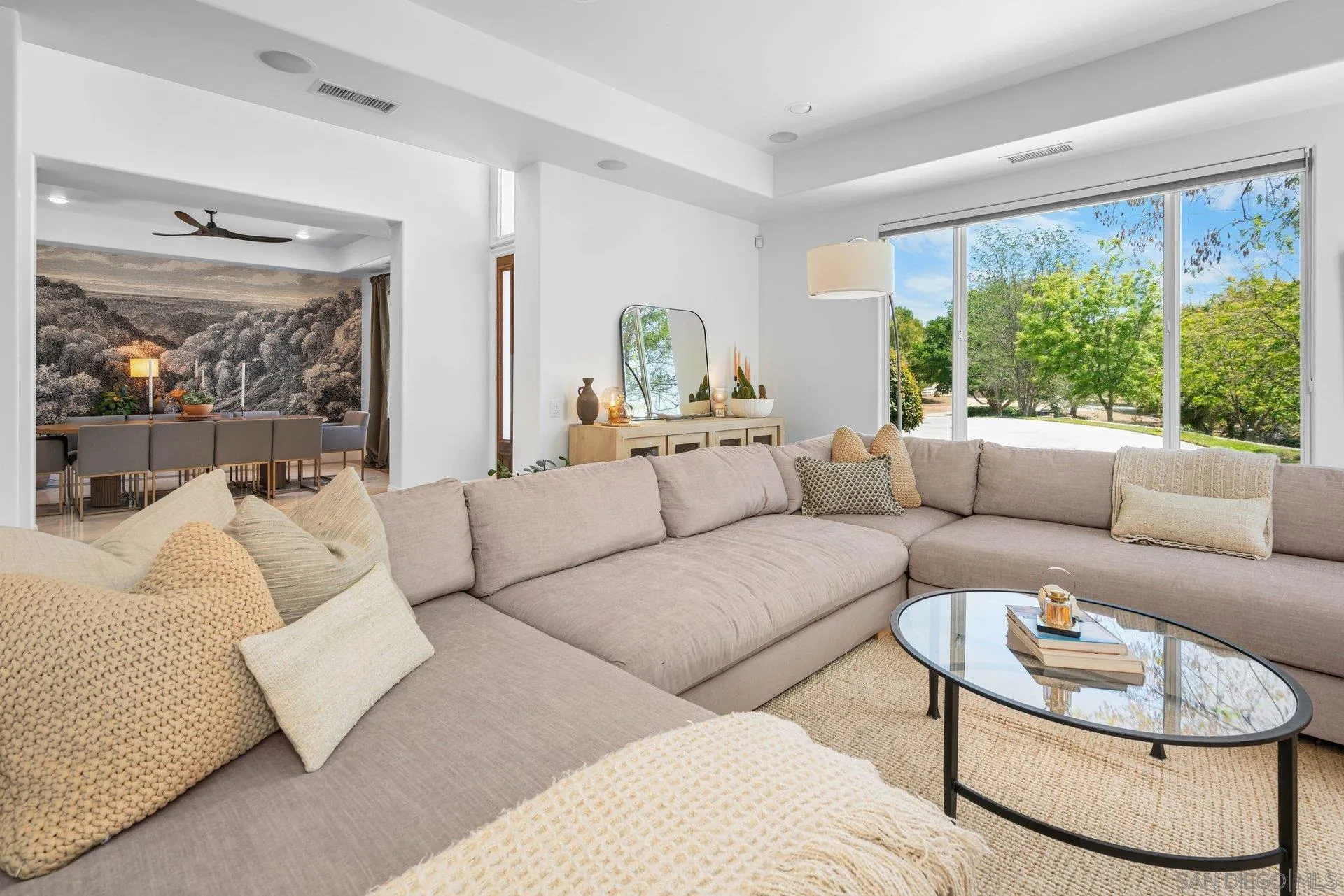 41025 Los Ranchos Circle Temecula, CA 92592 - Photo 8 of 42 Living Room