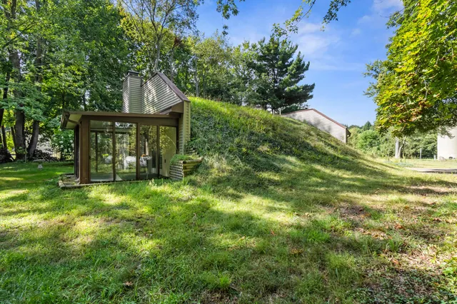 $164,900 | 1001 North Dearing Road, Parma, MI 49269