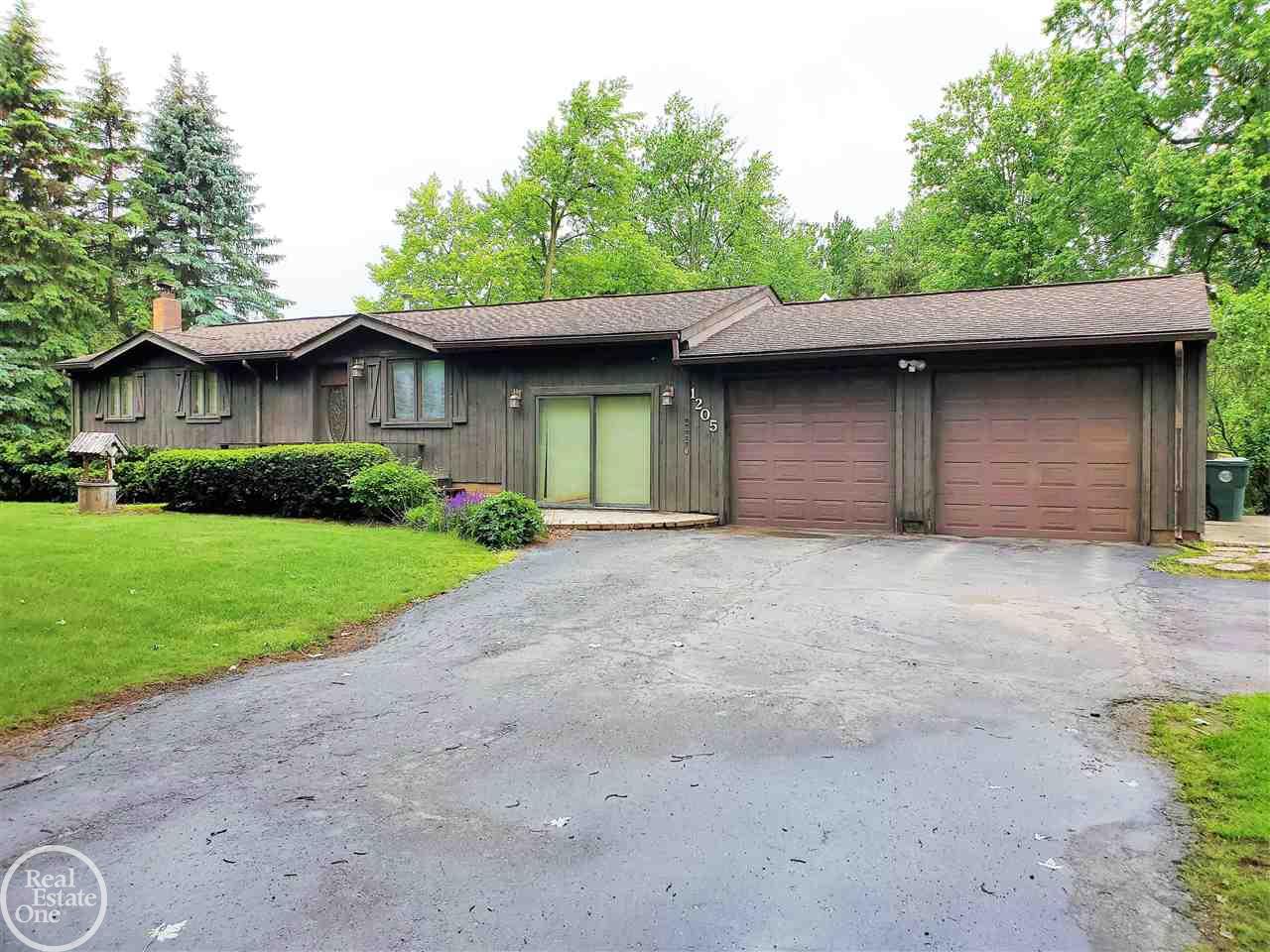 1205 Miller Road Lake Orion, MI 48362 - Photo 1 of 74 50055113.JPG