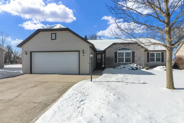 $419,700 | 36 North West Sedgemeadow Street, Elkhorn, WI 53121