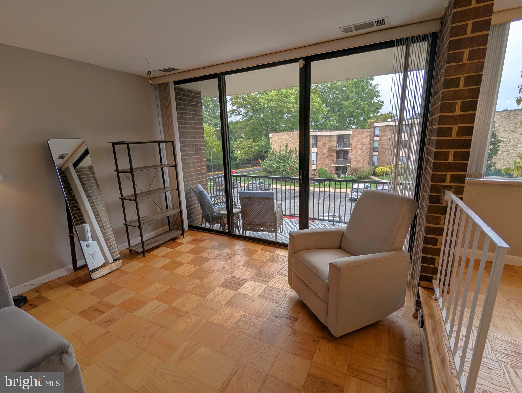 2115 Walsh View Terrace, Unit 8203 Silver Spring, MD 20902 - Photo 6 of 39