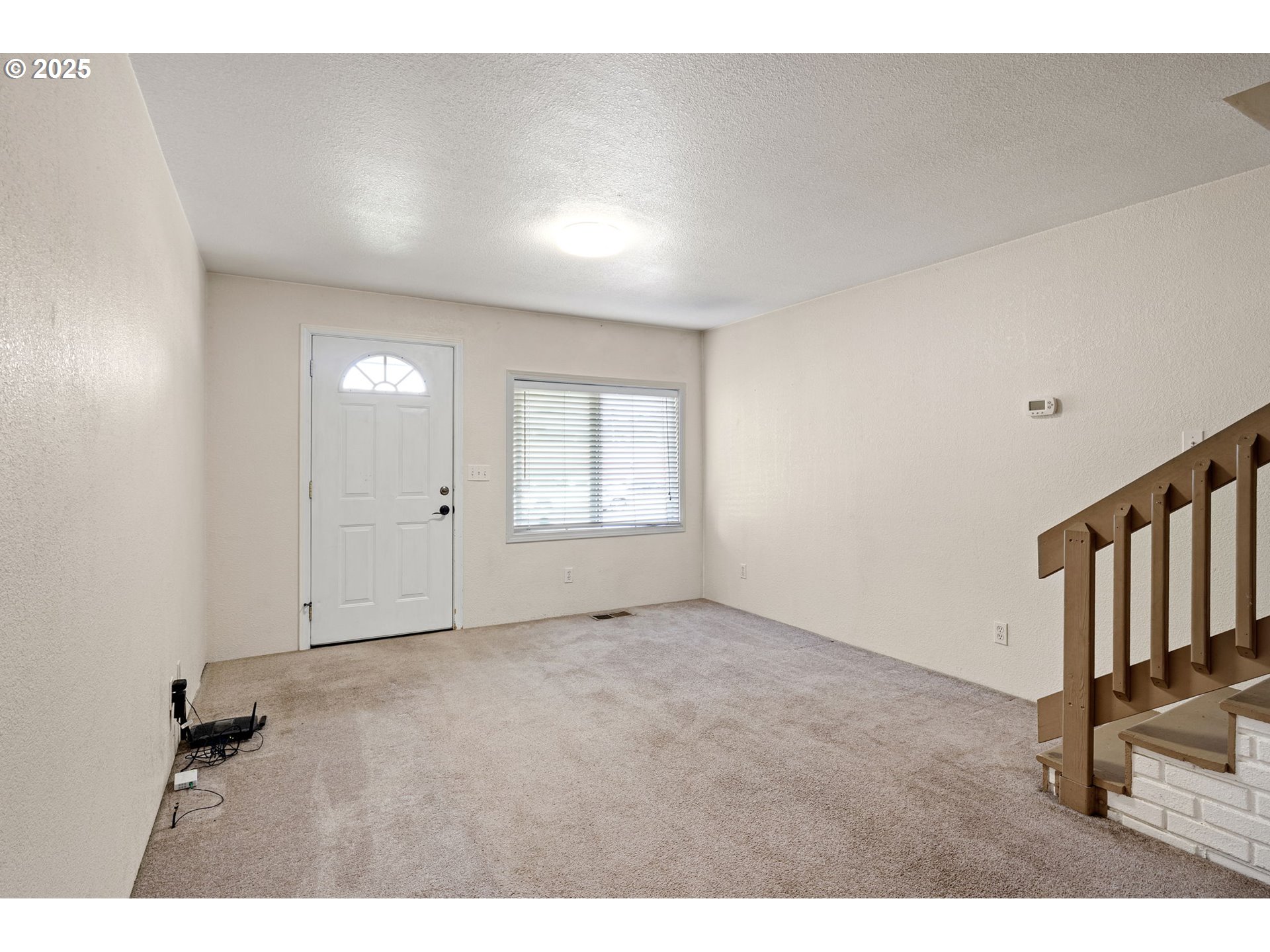 405 Lane Avenue Drain, OR 97435 - Photo 18 of 47 an empty room with windows