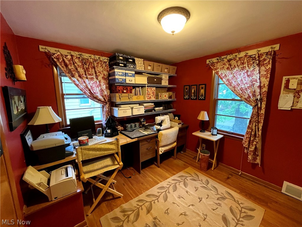1011 Argonne Road Cleveland, OH 44121 - Photo 17 of 24