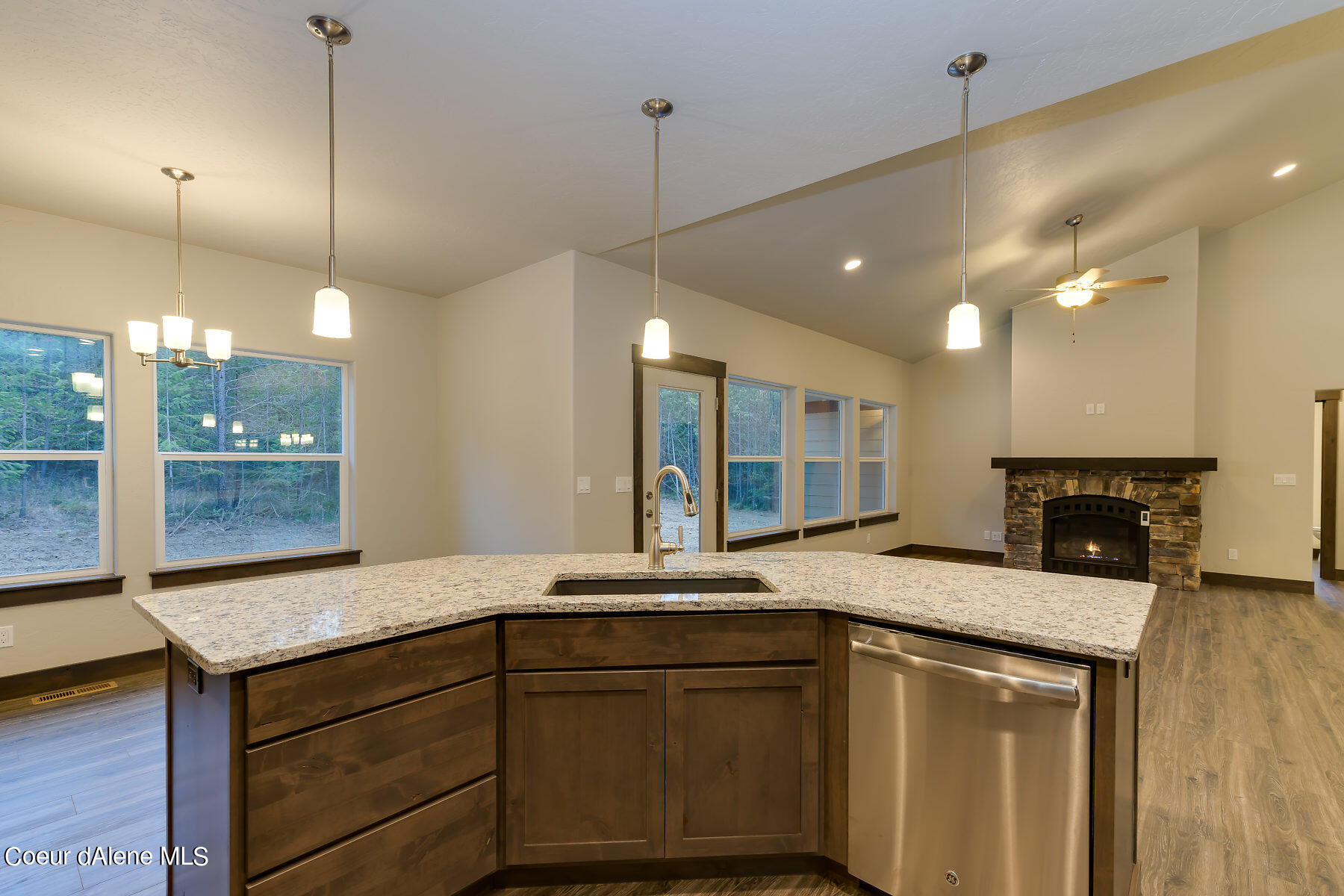 12664 East Howard Road Athol, ID 83801 - Photo 21 of 40 Kitchen Island