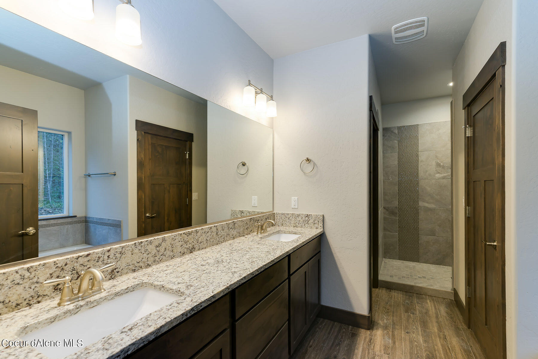 12664 East Howard Road Athol, ID 83801 - Photo 29 of 40 Master Bathroom