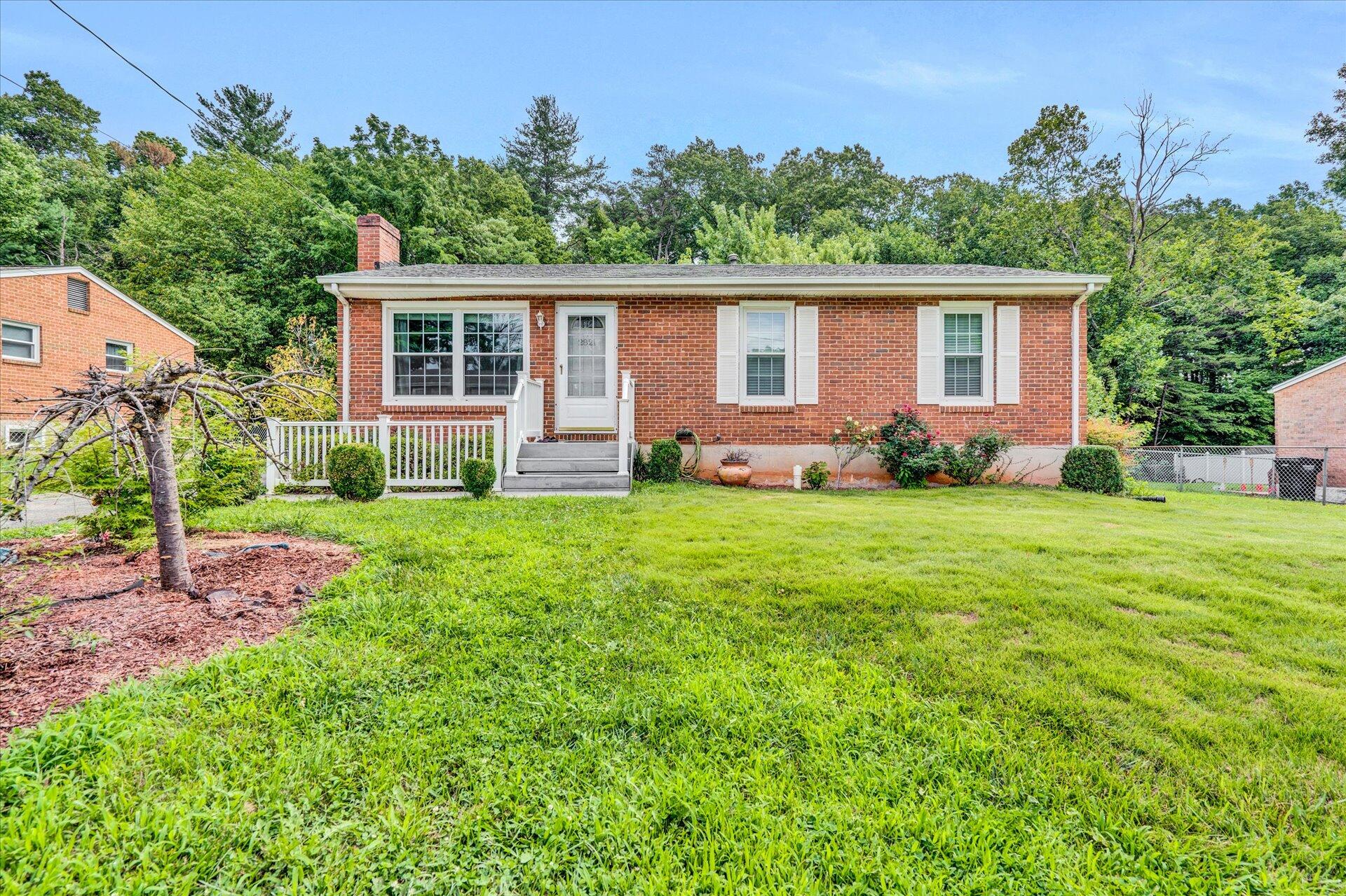 2821 Beaver Brook Road Salem, VA 24153 - Photo 1 of 21 01-DSC6581