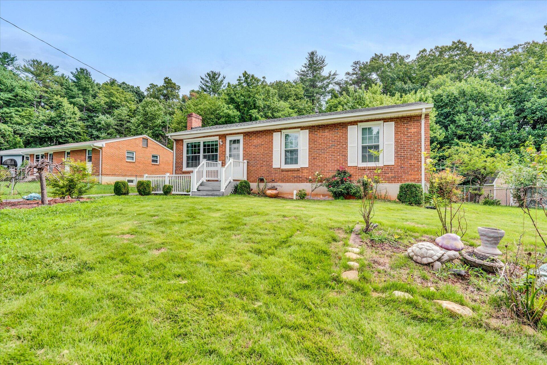 2821 Beaver Brook Road Salem, VA 24153 - Photo 2 of 21 02-DSC6584