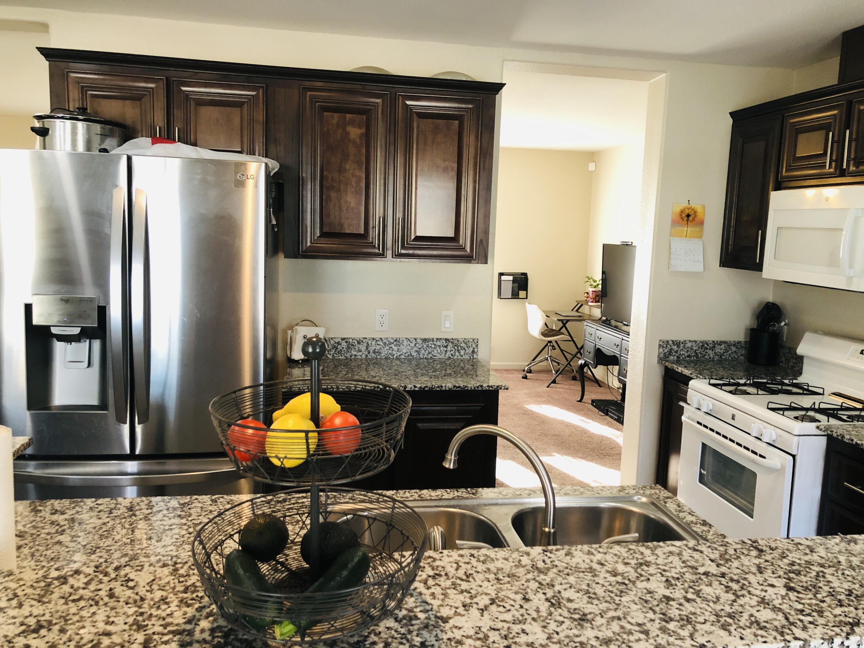 900 East Rankin Road, Unit 77 Tulare, CA 93274 - Photo 5 of 13 IMG-1585