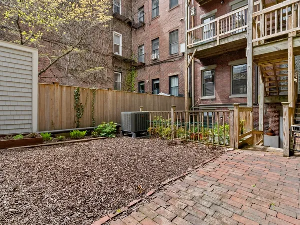 $4,200 | 13 Monument Square, Unit 1, Boston, MA 02129