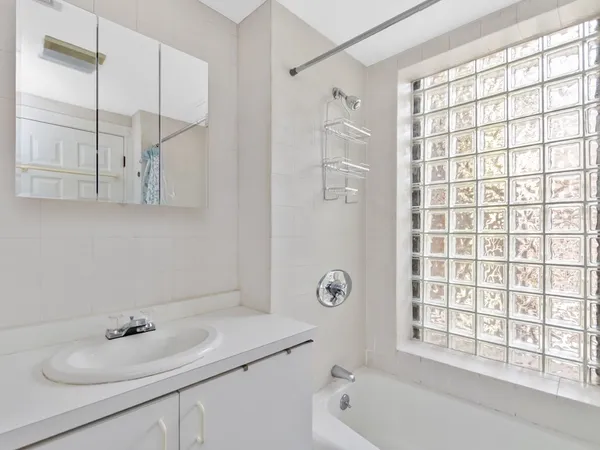 $4,200 | 13 Monument Square, Unit 1, Boston, MA 02129