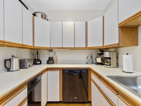 $4,200 | 13 Monument Square, Unit 1, Boston, MA 02129