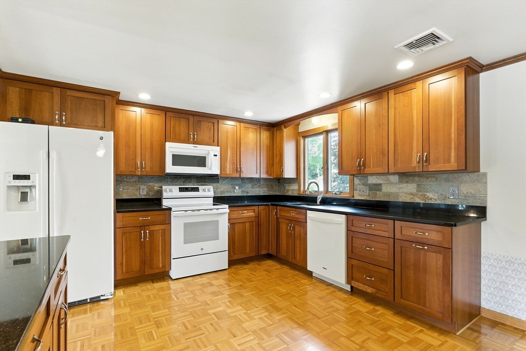 6 A Quail Road Peabody, MA 01960 - Photo 7 of 38 Gallery Image 7