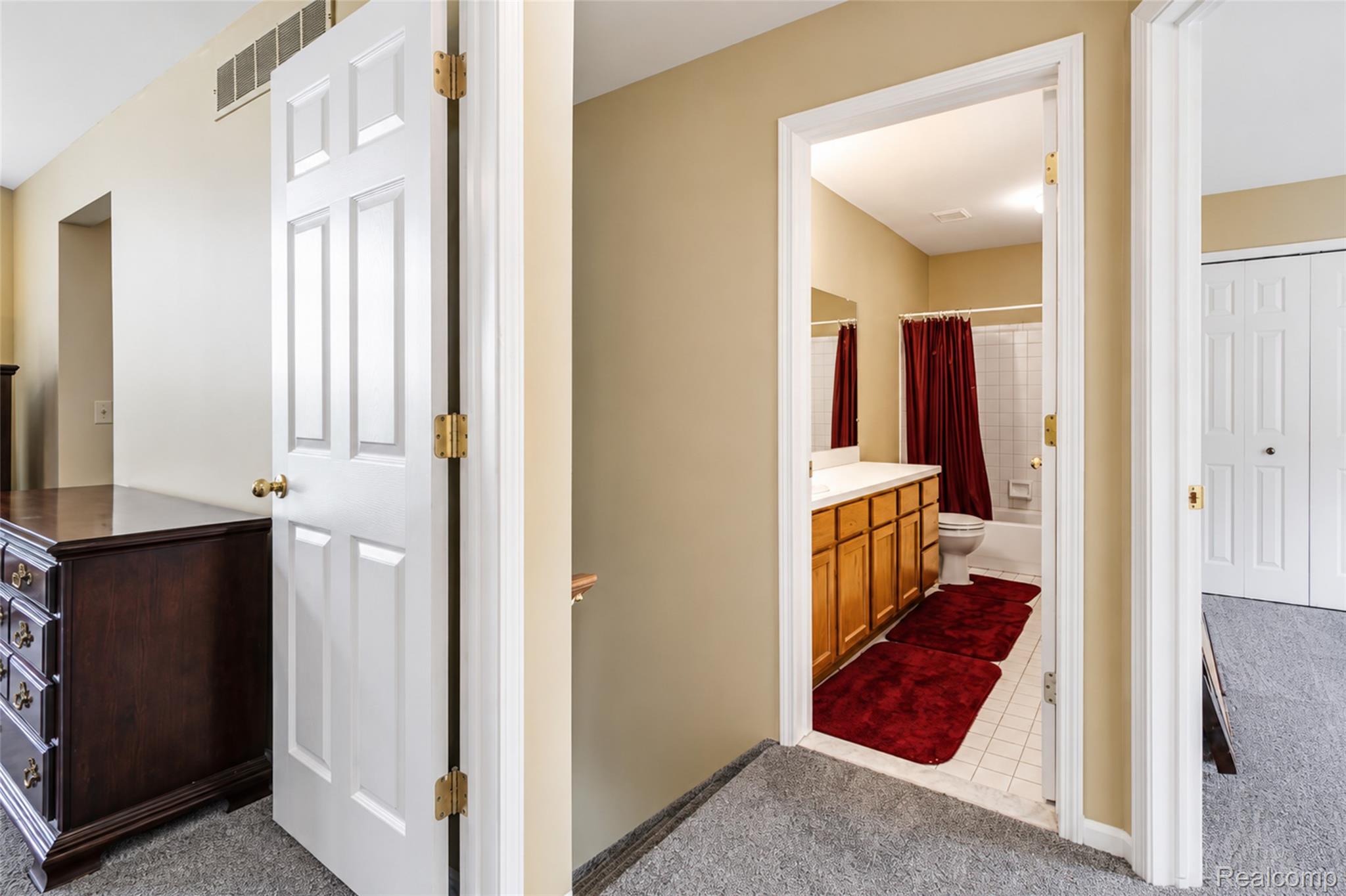 41585 Cherry Hill Road Canton, MI 48188 - Photo 35 of 43 B-41585 Cherry Hill Rd , canton-30.jpg