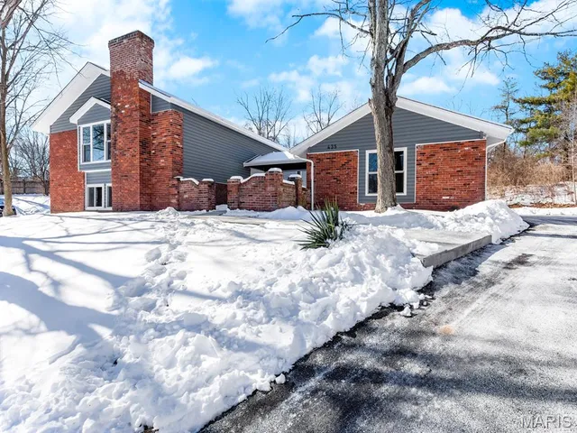 $565,000 | 435 Holly Terrace Court, Ballwin, MO 63011
