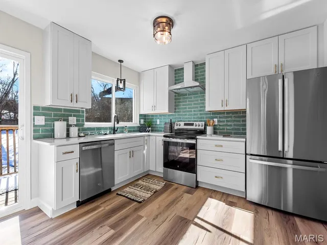 $565,000 | 435 Holly Terrace Court, Ballwin, MO 63011