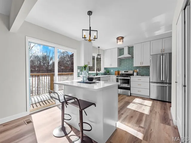 $565,000 | 435 Holly Terrace Court, Ballwin, MO 63011