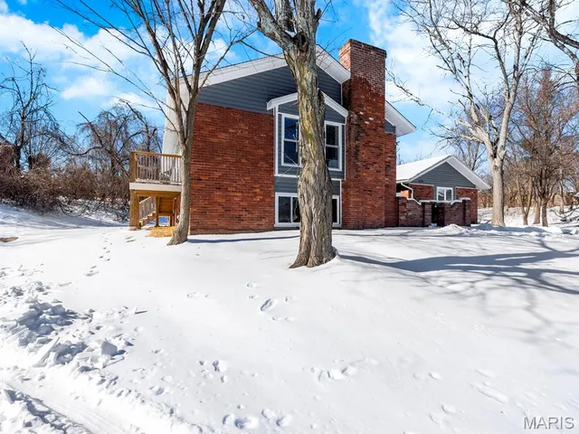 $565,000 | 435 Holly Terrace Court, Ballwin, MO 63011