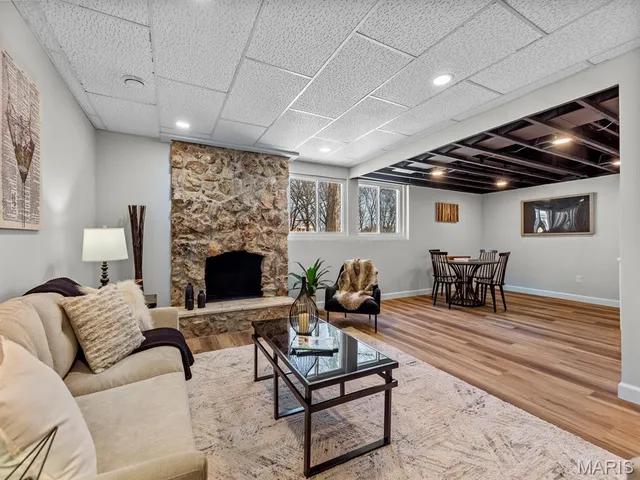 $565,000 | 435 Holly Terrace Court, Ballwin, MO 63011