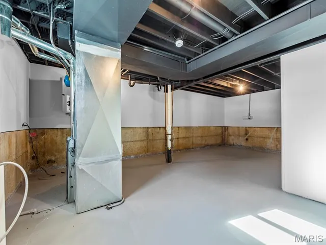 $565,000 | 435 Holly Terrace Court, Ballwin, MO 63011