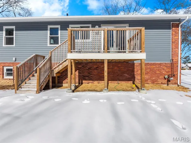 $565,000 | 435 Holly Terrace Court, Ballwin, MO 63011