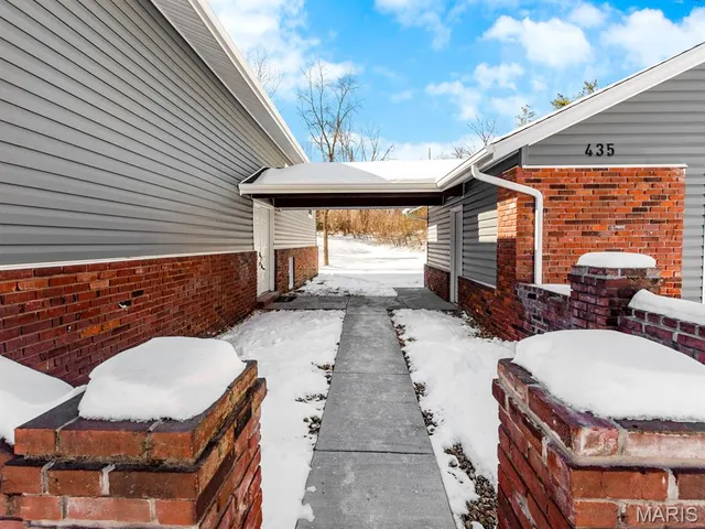 $565,000 | 435 Holly Terrace Court, Ballwin, MO 63011