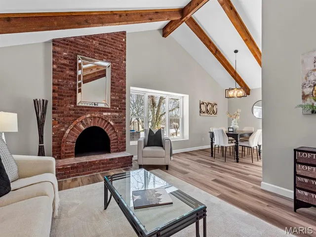 $565,000 | 435 Holly Terrace Court, Ballwin, MO 63011