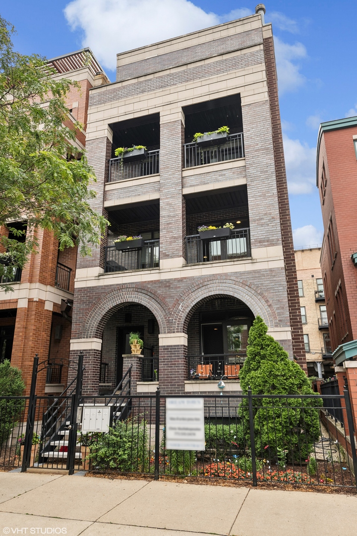 1051 West Monroe Street, Unit 3 Chicago, IL 60607 - Photo 1 of 16 Gallery Image 1