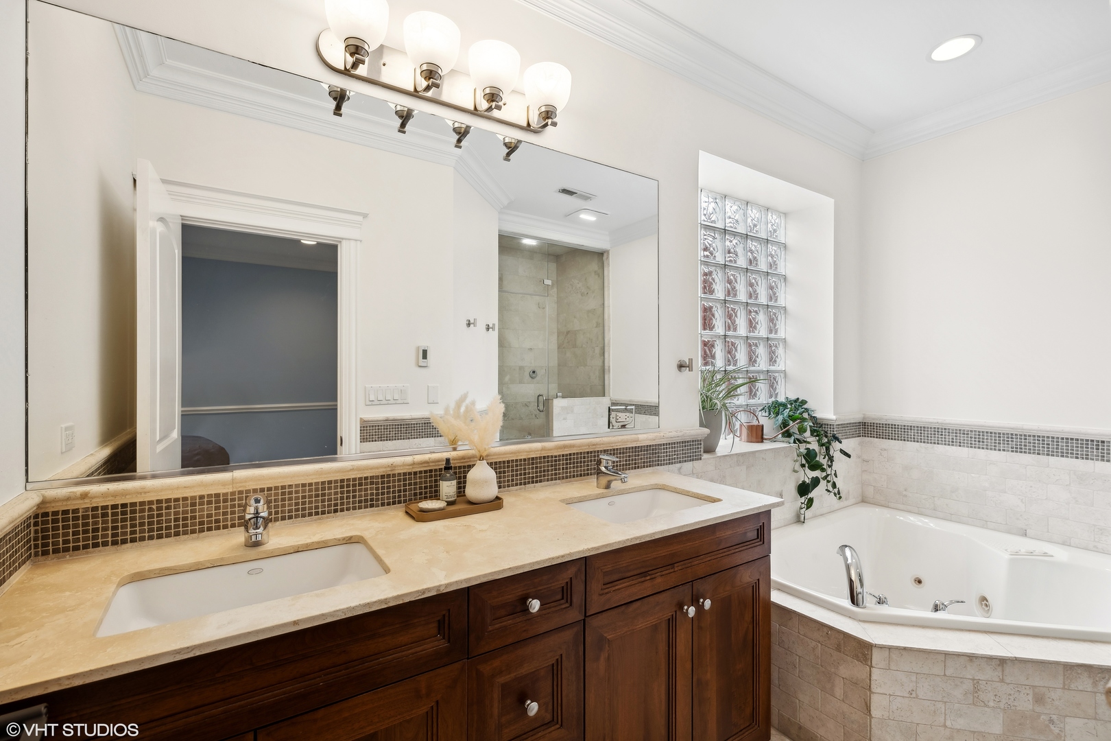 1051 West Monroe Street, Unit 3 Chicago, IL 60607 - Photo 13 of 16 Gallery Image 13