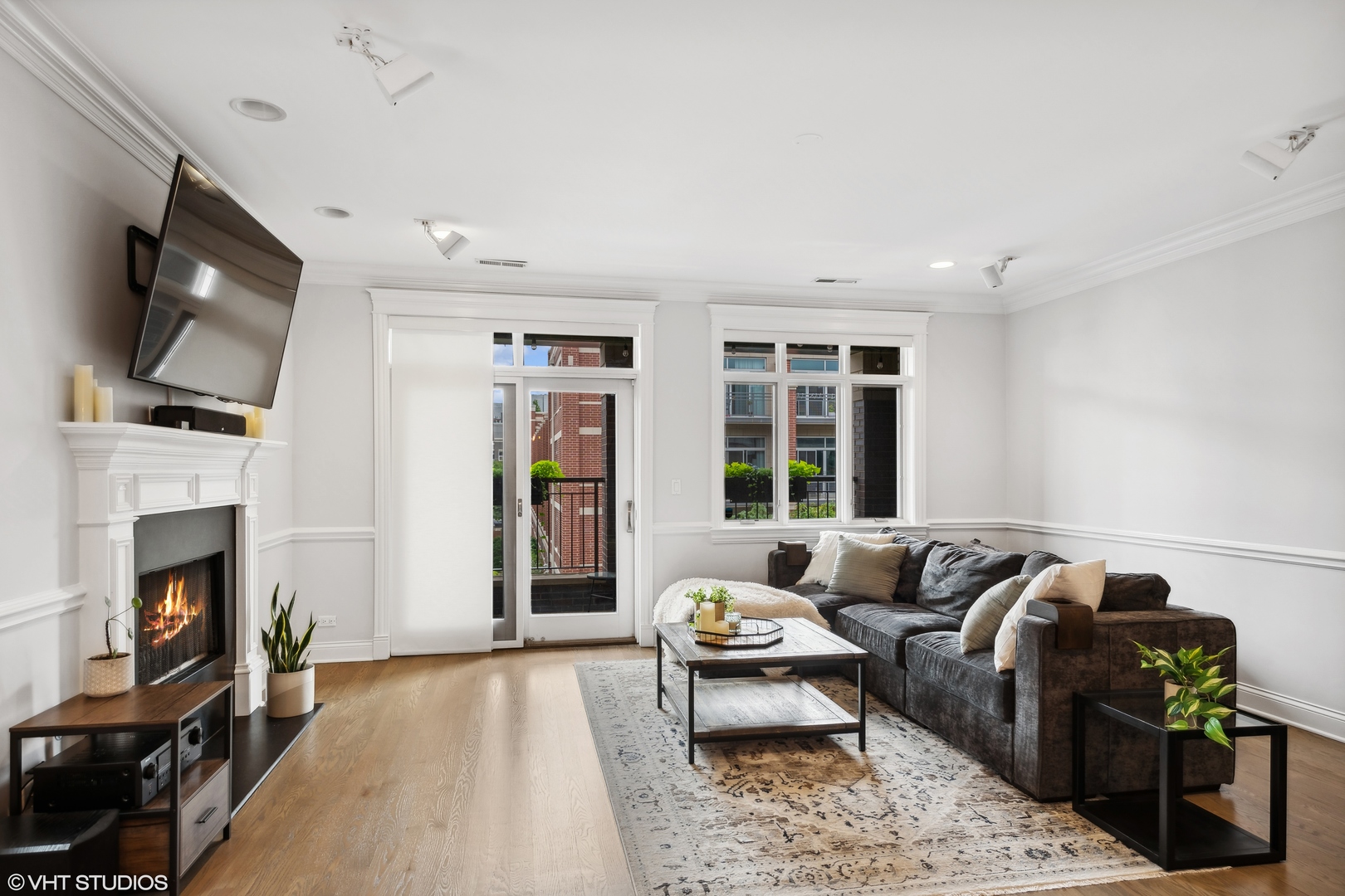 1051 West Monroe Street, Unit 3 Chicago, IL 60607 - Photo 3 of 16 Gallery Image 3