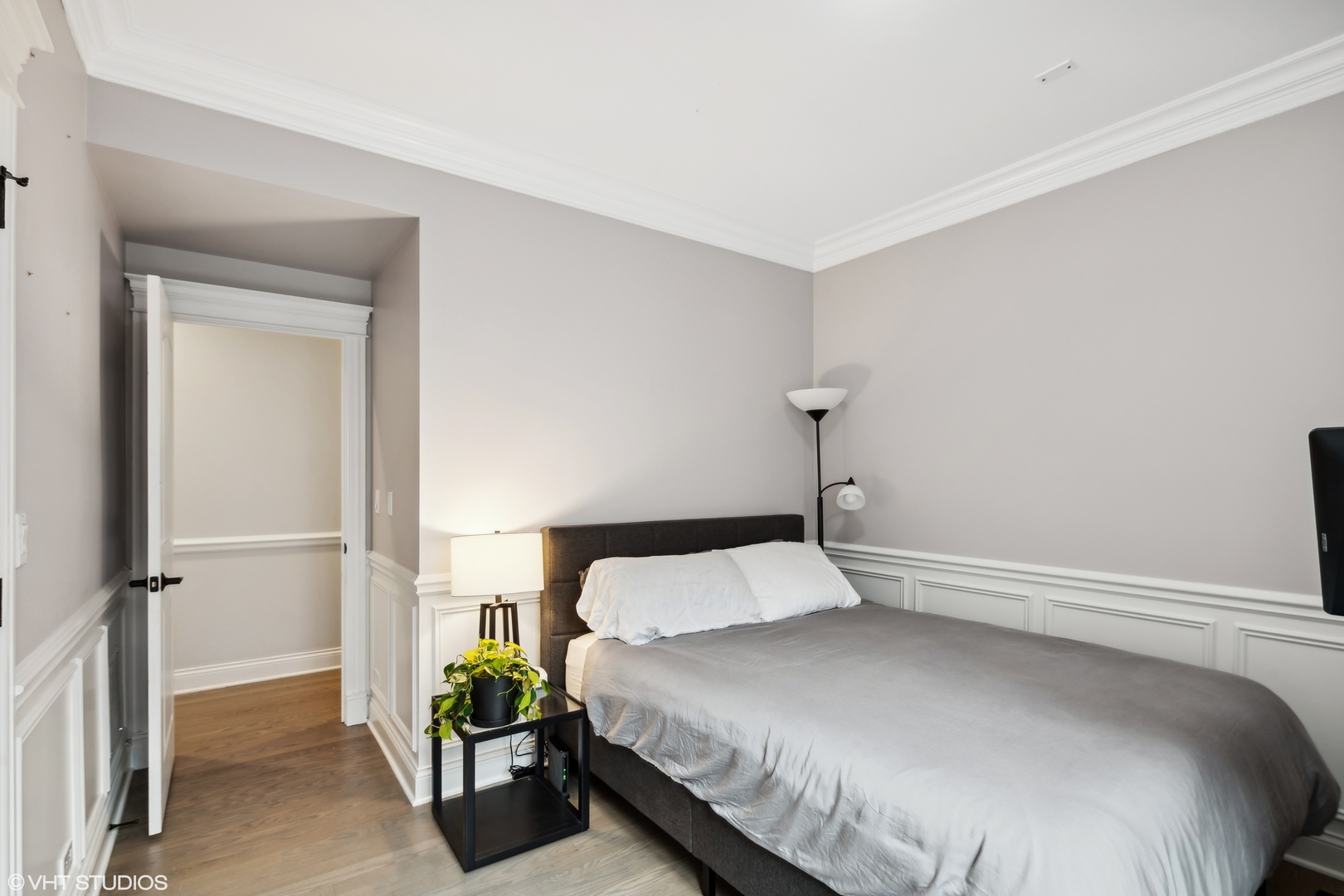 1051 West Monroe Street, Unit 3 Chicago, IL 60607 - Photo 8 of 16 Gallery Image 8