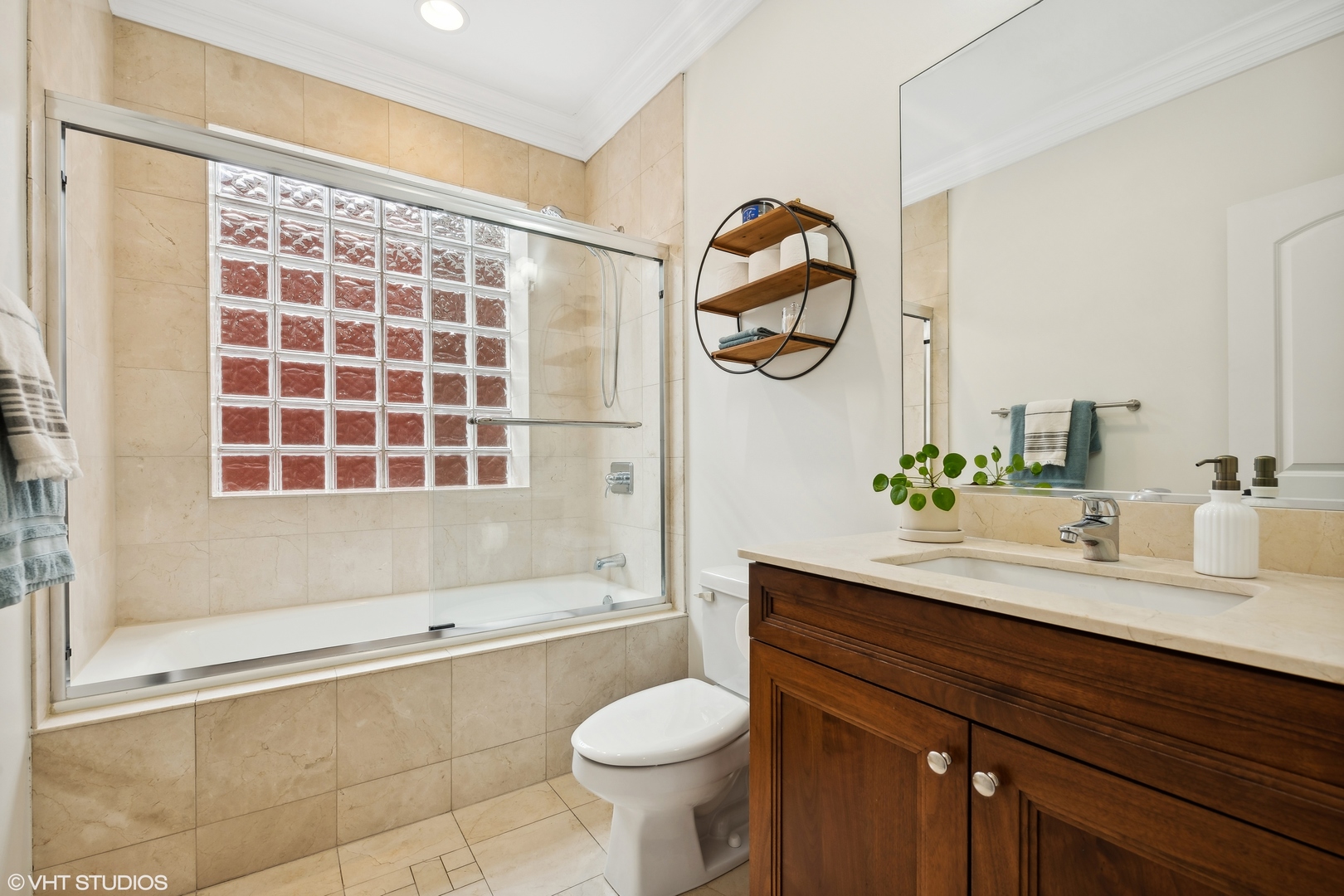 1051 West Monroe Street, Unit 3 Chicago, IL 60607 - Photo 9 of 16 Gallery Image 9