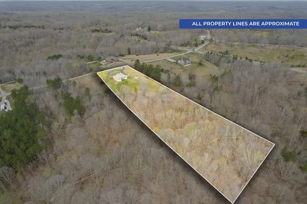 a view of a dry room with mountain