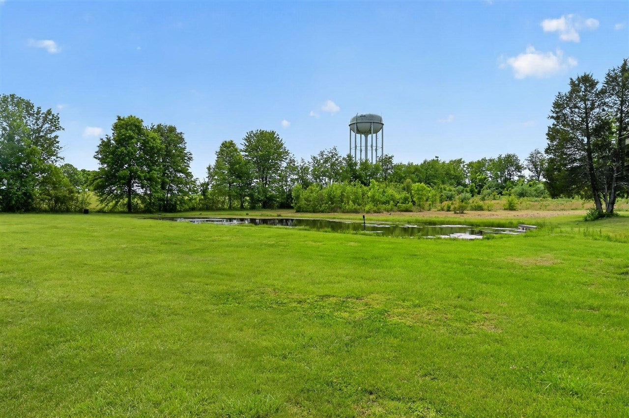 839 Locust Grove Road Elizabethtown, KY 42701 - Photo 5 of 32 Gallery Image 5