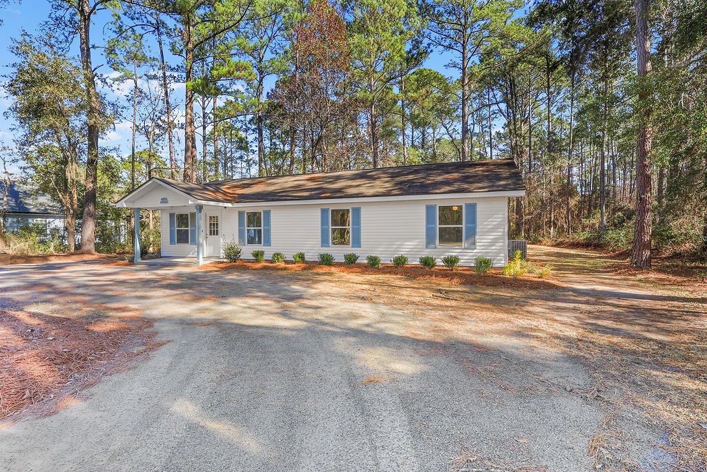 1202 Market Street Darien, GA 31305 - Photo 2 of 21