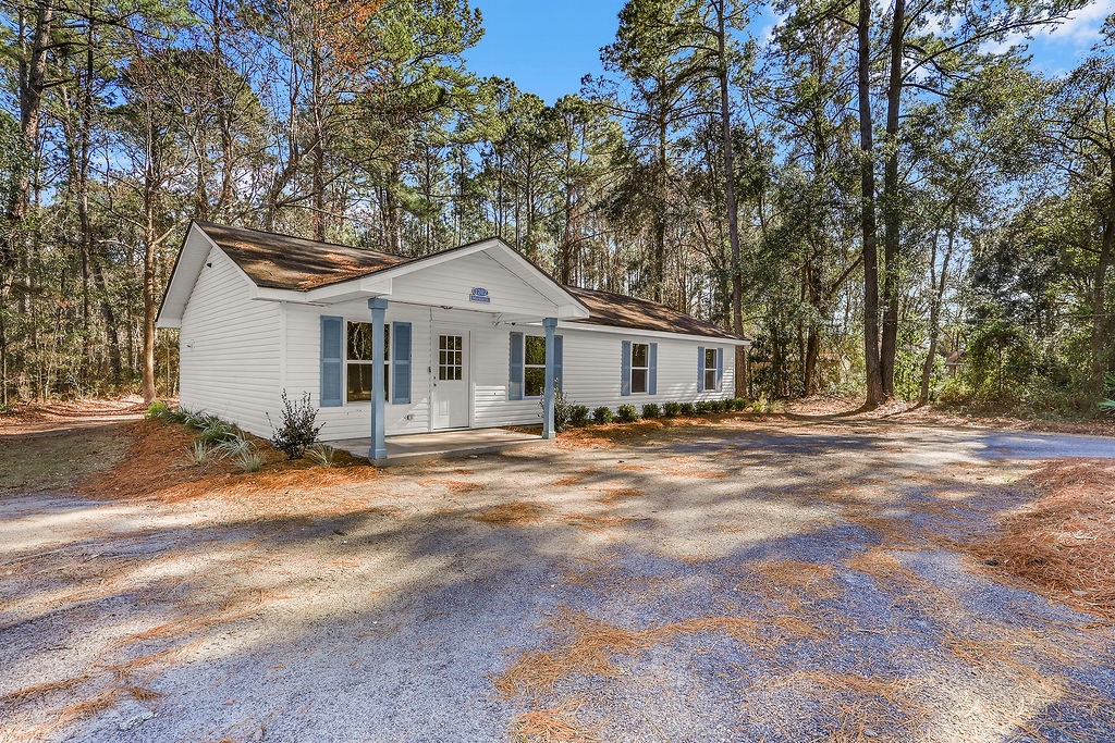 1202 Market Street Darien, GA 31305 - Photo 3 of 21