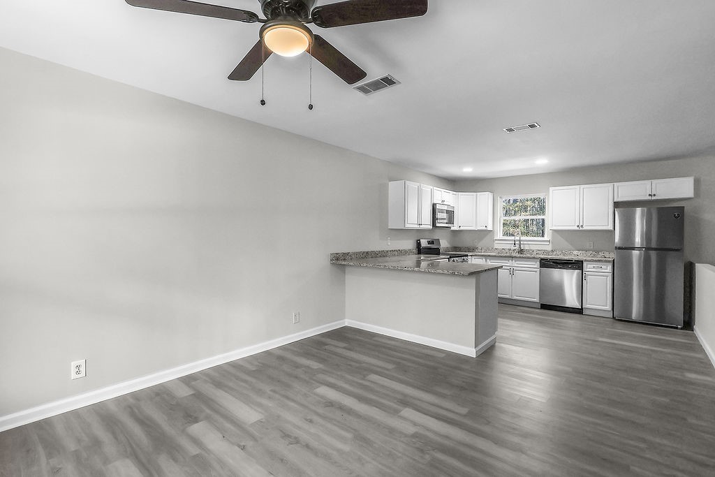 1202 Market Street Darien, GA 31305 - Photo 7 of 21