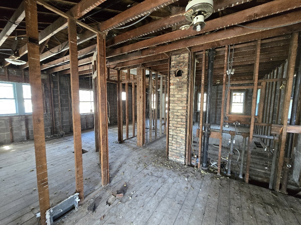 327 Lionel Road Riverside, IL 60546 - Photo 8 of 14 a view of a hallway with wooden floor