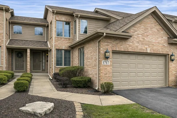 $439,900 | 1717 Apple Blossom Drive, Unit 3, Munster, IN 46321