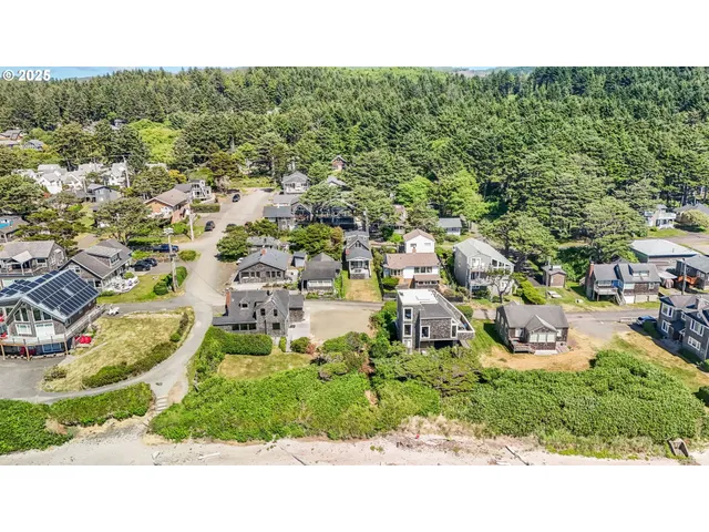 $1,999,000 | Ocean Avenue, Cannon Beach, OR 97110