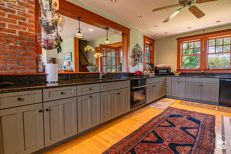 56 Albee Road Essex, NY 12936 - Photo 11 of 57 SheldonFarmOnLakeChamplain_Kitchen_L