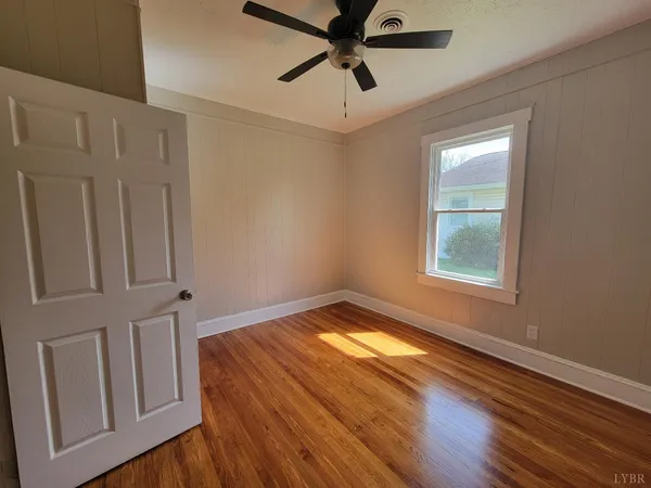 $185,900 | 408 Franklin Boulevard, Gretna, VA 24557