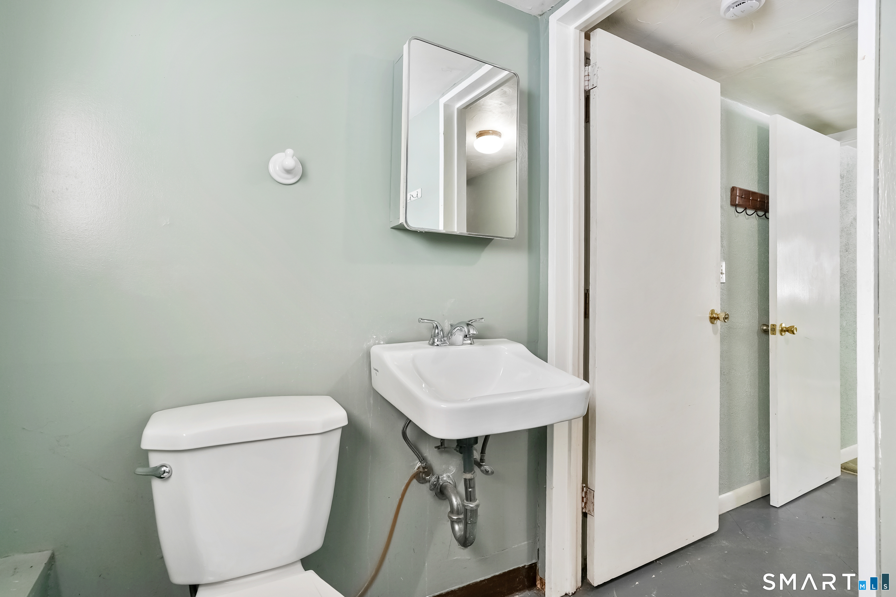 42 Carroll Road Hamden, CT 06517 - Photo 23 of 37